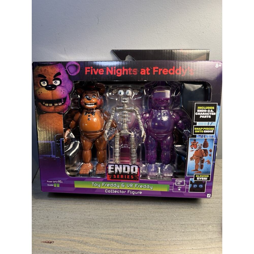 Five Nights At Freddys Endo Series Toy Freddy & VR Freddy